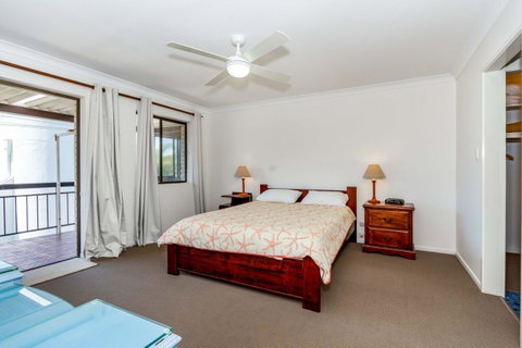 Spacious Unit Overlooking Moreton Bay - Boyd St, Woorim - Tweed Heads Accommodation 4