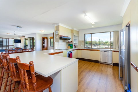Spacious Unit Overlooking Moreton Bay - Boyd St, Woorim - Tweed Heads Accommodation 8