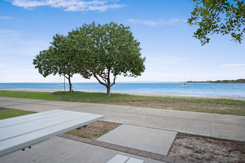 Waterviews,Pool, Wifi Its All Here !- Welsby Pde, Bongaree - Tweed Heads Accommodation 20