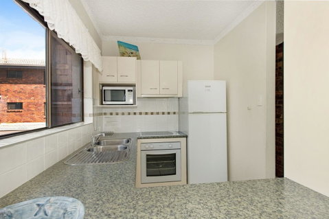 Waterviews,Pool, Wifi Its All Here !- Welsby Pde, Bongaree - Tweed Heads Accommodation 5