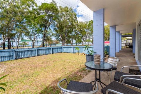 Charm And Comfort In This Ground Floor Unit With Water Views! Welsby Pde, Bongaree - Tweed Heads Accommodation 0