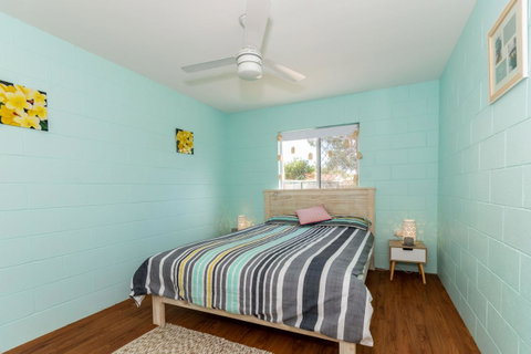 Charm And Comfort In This Ground Floor Unit With Water Views! Welsby Pde, Bongaree - Tweed Heads Accommodation 9