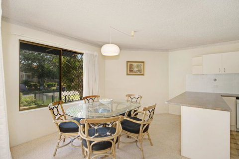 Everything You Need Including A Pool! Karoonda Sands Apartments - Tweed Heads Accommodation 3