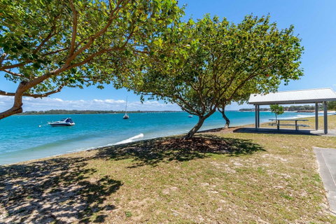 First Floor, Air Conditioned, Free Wi-Fi! - Tweed Heads Accommodation 12