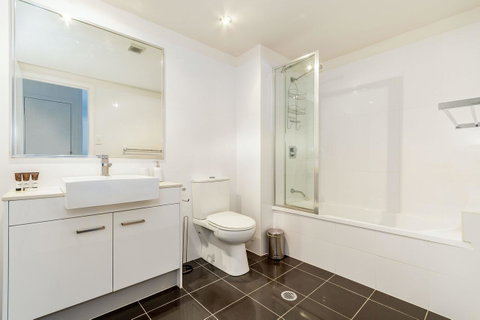 First Floor, Air Conditioned, Free Wi-Fi! - Tweed Heads Accommodation 17