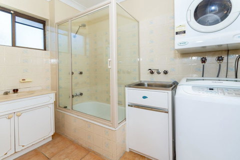 Fantastic Views From This Top Floor Unit! - Tweed Heads Accommodation 3