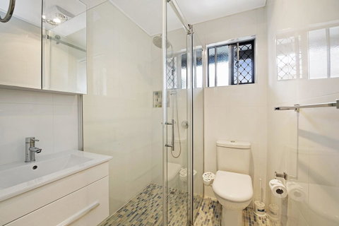 Fishing And Swimming At Your Doorstep - Sylvan Beach Esp, Bellara - Tweed Heads Accommodation 13