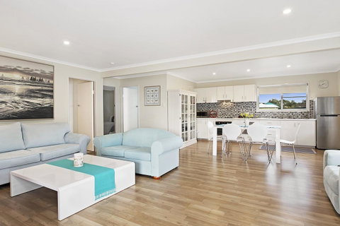 Fishing And Swimming At Your Doorstep - Sylvan Beach Esp, Bellara - Tweed Heads Accommodation 6