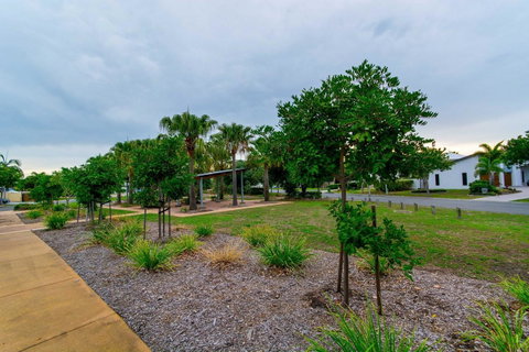 Spacious Unit With Views Of Pumicestone - Wattle Ave, Bongaree - Tweed Heads Accommodation 15