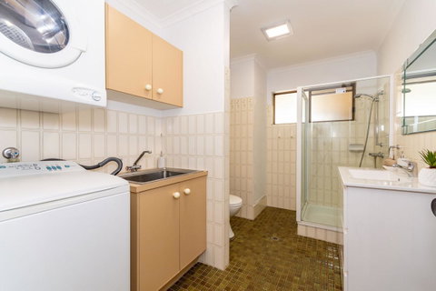 Spacious Family Unit With Incredible Views. - Tweed Heads Accommodation 13