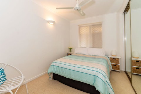Spacious Family Unit With Incredible Views. - Tweed Heads Accommodation 7