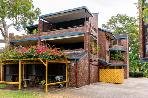 Spacious Family Unit With Incredible Views. - Tweed Heads Accommodation 2