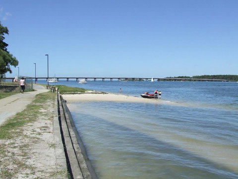 Spacious Family Unit With Incredible Views. - Tweed Heads Accommodation 15