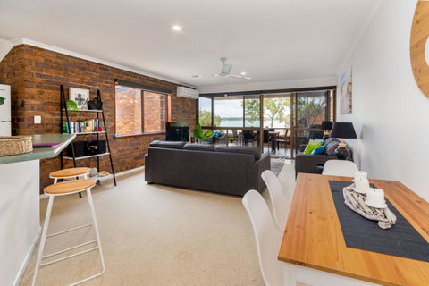 Spacious Family Unit With Incredible Views. - Tweed Heads Accommodation 12