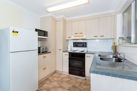 Short Stroll To Surf Beach - North Street, Woorim - Tweed Heads Accommodation 3
