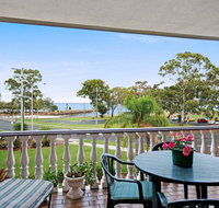 Huge top floor unit across the road....Waterfront - Tweed Heads Accommodation