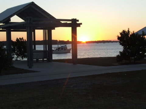 Air Conditioned Unit Stones Throw To The Waterfront. - Tweed Heads Accommodation 1