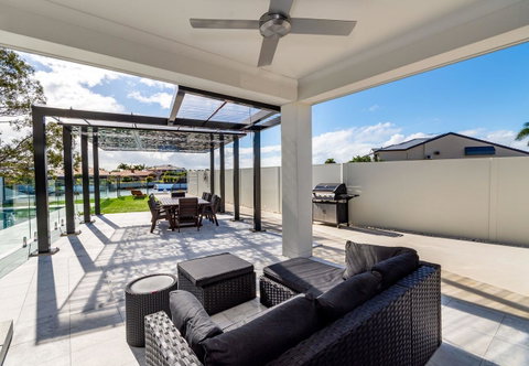 Stunning Canal Home Oh So Close To The Waterfront - Tweed Heads Accommodation 16