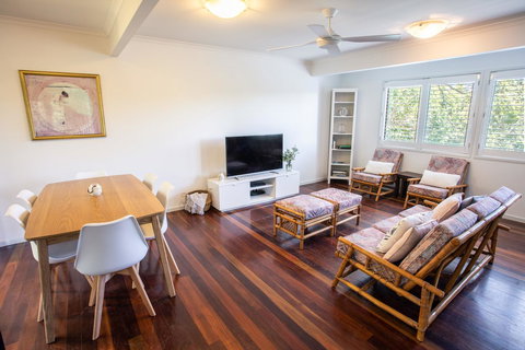 Point Break Beach House - Tweed Heads Accommodation 3