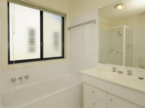 'Bagnall Views' 2/161 Government Rd - Stylish & Modern Duplex Across The Road To The Waters Edge - Tweed Heads Accommodation 1