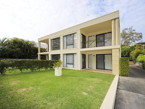 'Bagnall Views' 2/161 Government Rd - Stylish & Modern Duplex Across The Road To The Waters Edge - Tweed Heads Accommodation 0