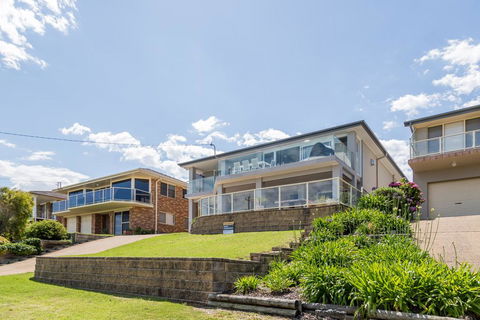 'Salt & Light' Mollymook - Tweed Heads Accommodation 1