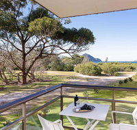 1 'Intrepid' 3 Intrepid Close - Amazing views of Shoal Bay only 100m from the Beach - Tweed Heads Accommodation