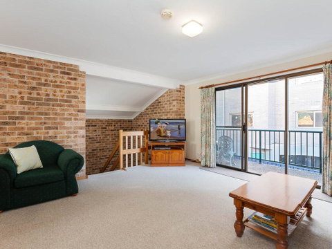 1 'Monterea' 3 Ondine Close - Walking Distance To Beach - Tweed Heads Accommodation 1