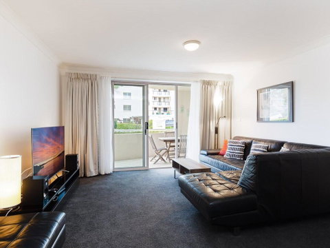 1 'SEASHELLS' 21-23 MAGNUS STREET - WIFI, POOL, LIFT & AIR CONDITIONING - Tweed Heads Accommodation 0