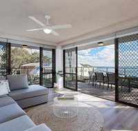 1 'The Poplars' 34 Magnus St - panoramic water views pool aircon  WIFI - Tweed Heads Accommodation