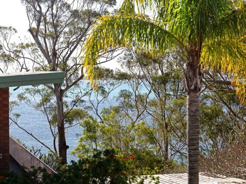 1 'Thurlow Lodge', 6 Thurlow Avenue - Air Conditioned & Pool In The Heart Of Town - Tweed Heads Accommodation 0