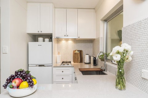 1 Bdrm Manly Beachside Apt With Parking - Tweed Heads Accommodation 1