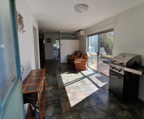 1 Spectrum Street, Rainbow Beach- Close To Shops And Main Beach - Tweed Heads Accommodation 1