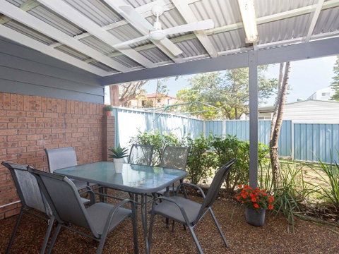 1/10 Catalina Close - So Close To The Water - Tweed Heads Accommodation 0