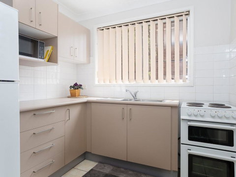 1/10 Catalina Close - So Close To The Water - Tweed Heads Accommodation 2