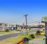 1/32 Ocean Avenue - three bedrooms three bathrooms air con boat parking  water views - Tweed Heads Accommodation