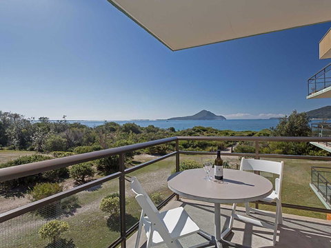 10 'Intrepid' 3 Intrepid Close - Water Views Over Shoal Bay Beach - Tweed Heads Accommodation 0