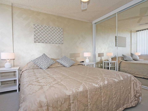 10 'Magnus Gardens' 7 Magnus Street - Air Conditioned & Walk To Town Centre - Tweed Heads Accommodation 2