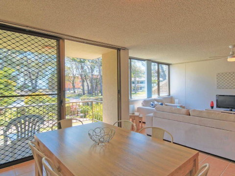 10 'Magnus Gardens' 7 Magnus Street - Air Conditioned & Walk To Town Centre - Tweed Heads Accommodation 3
