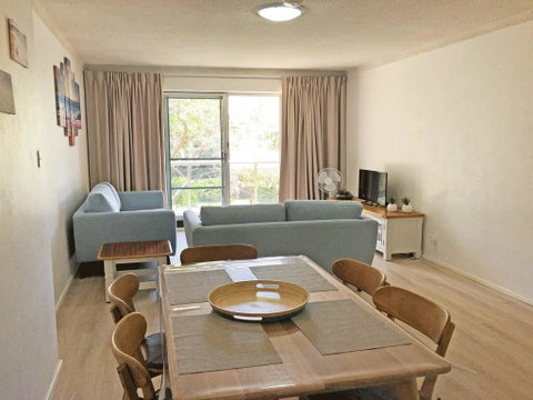 10 'Parkview', 11-13 Catalina Close - Peaceful Park Views - Tweed Heads Accommodation 2