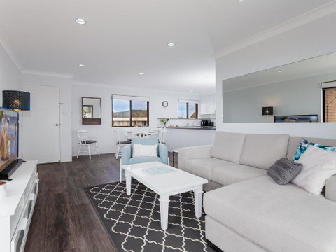 11 'Intrepid' , 3 Intrepid Close - Absolute Beachfront Bliss - Tweed Heads Accommodation 2