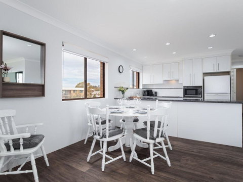 11 'Intrepid' , 3 Intrepid Close - Absolute Beachfront Bliss - Tweed Heads Accommodation 3