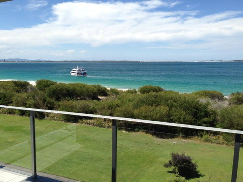 11 'Luskin Lodge' 29 Weatherly Close - Stunning Water Views - Tweed Heads Accommodation 0