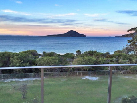 11 'Luskin Lodge' 29 Weatherly Close - Stunning Water Views - Tweed Heads Accommodation 1