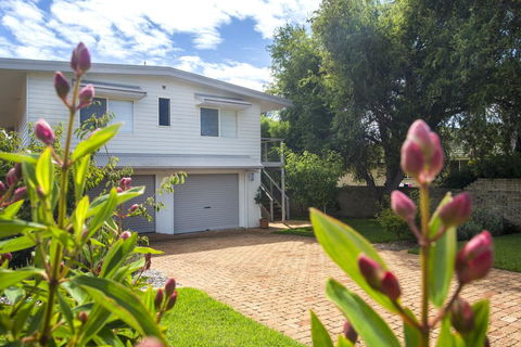 11 Riley St - Stylishly Modern - Tweed Heads Accommodation 0