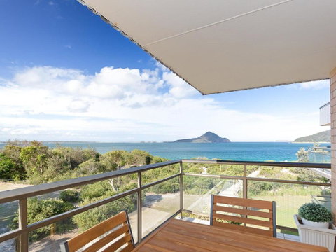 12 'Intrepid' 3 Intrepid Close - Right On The Beachfront - Tweed Heads Accommodation 0
