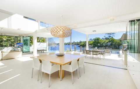 12 Noosa Parade - Tweed Heads Accommodation 0