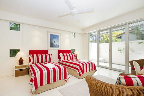 12 Noosa Parade - Tweed Heads Accommodation 3