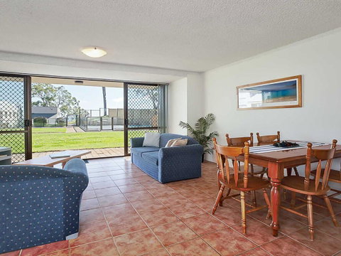 13 'The Poplars' 34 Magnus Street - Ground Floor Unit And Pool In Complex - Tweed Heads Accommodation 3
