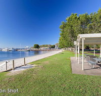 14 'The Commodore' 9-11 Donald Street- unit in the heart of town with views  WIFI - Tweed Heads Accommodation